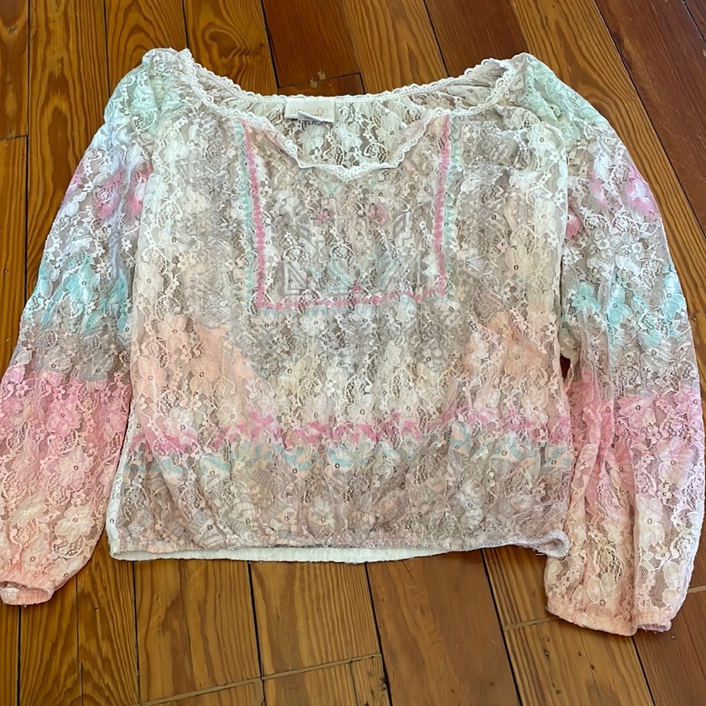 Shyanne Brand Gathered Waist V Neck Long Sleeve Lace Top- S